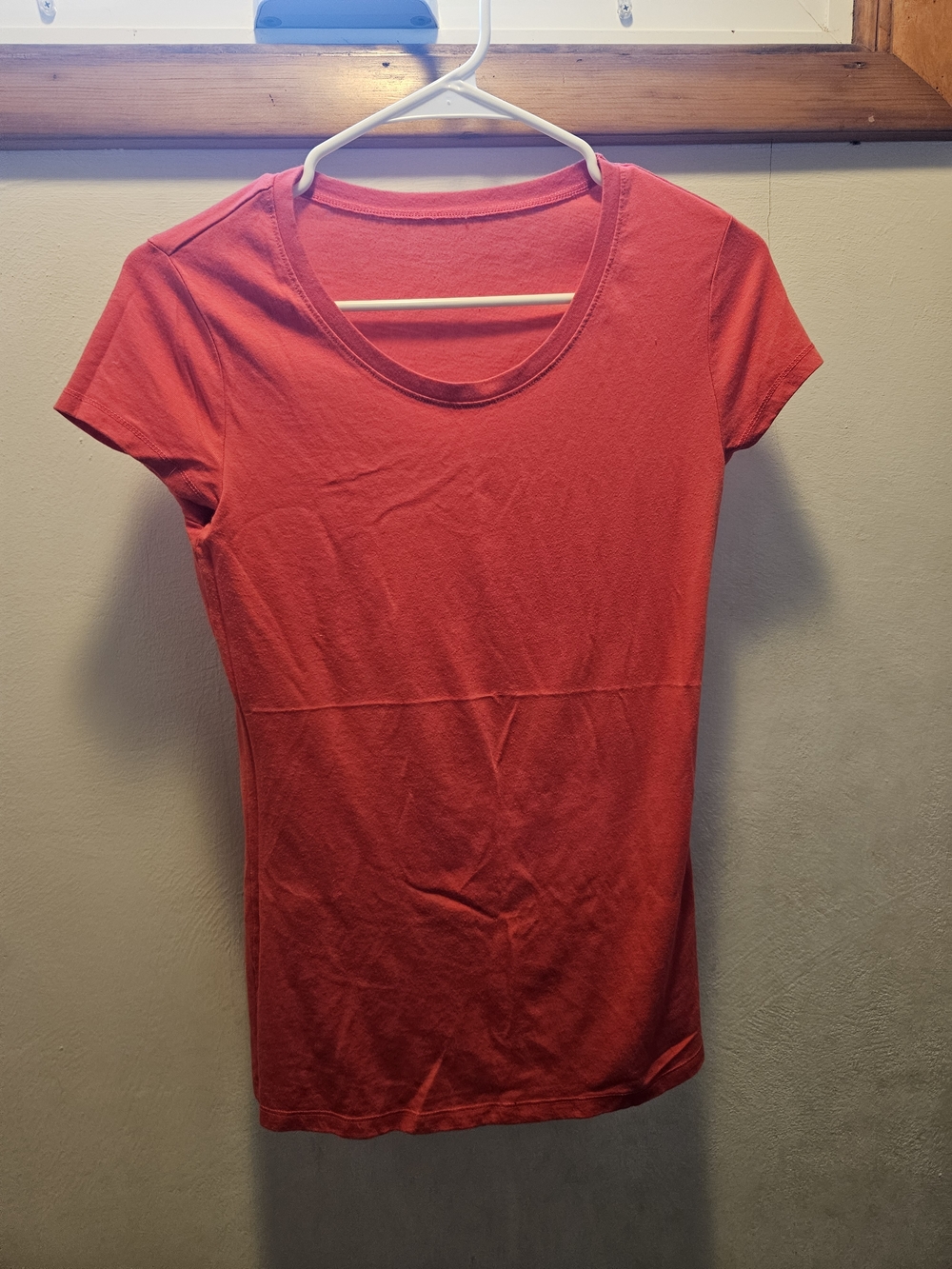 No Boundaries Red Scoop Neck Short Sleeve Tee